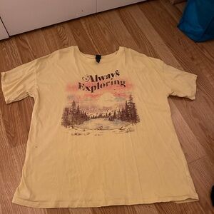 Graphic t shirt size medium